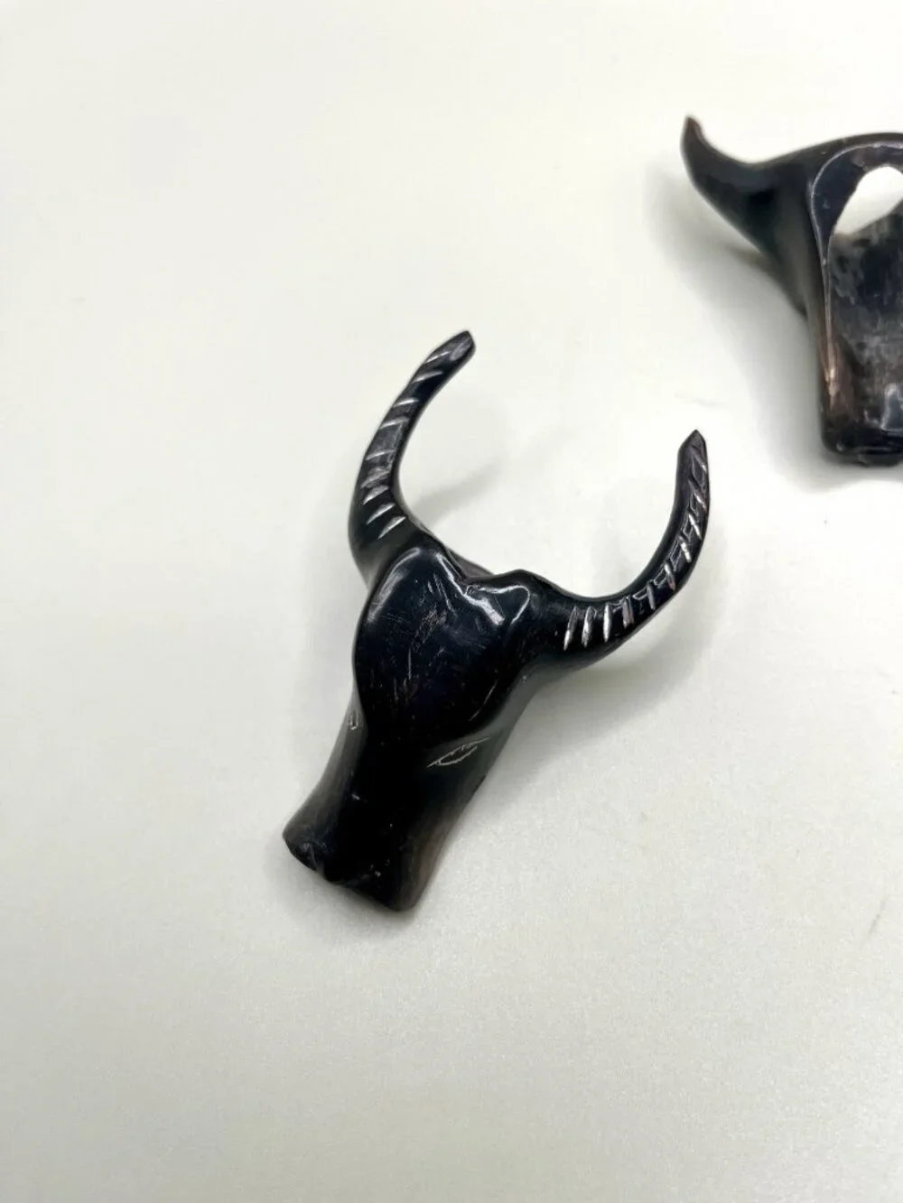 Vintage Set of 4 Carved Horn Bull Buffalo Ox Head Napkin Rings Rustic Farmhouse